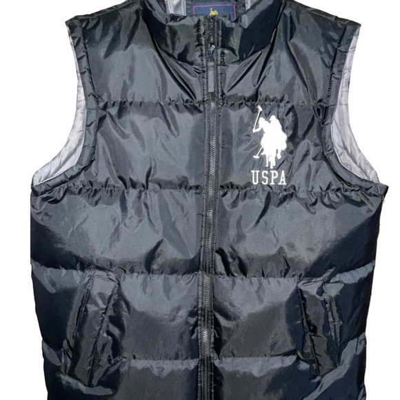 SOLD! US Polo Assn Zip Puffer Vest Size Medium - Picture 2 of 11